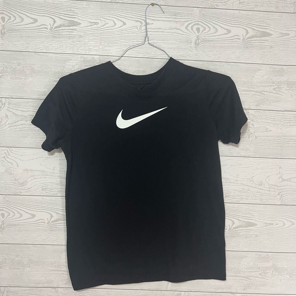 Nike V-Neck Tee-Youth XL